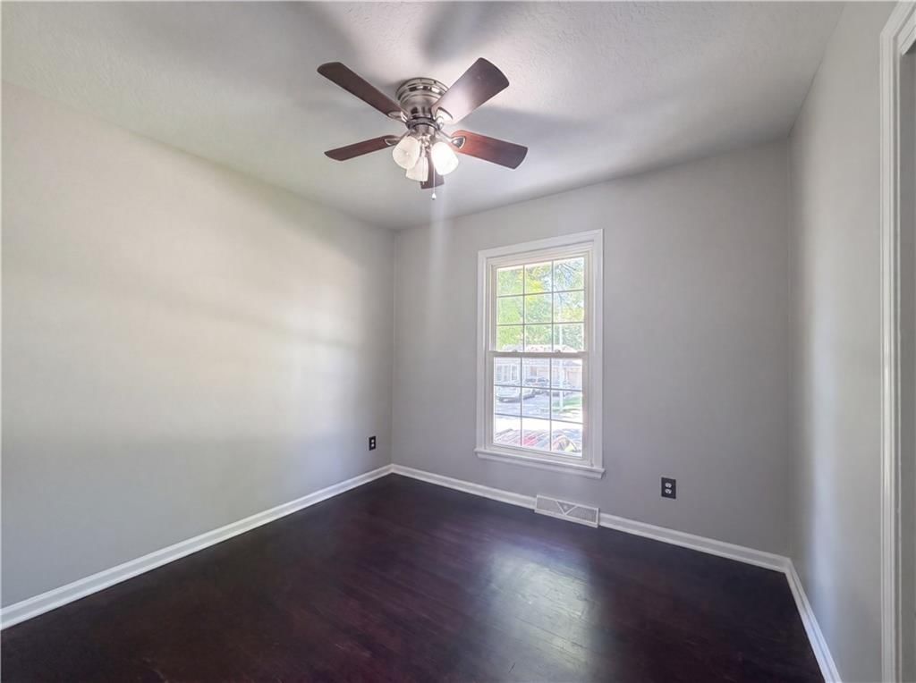 3809 S Drumm Avenue — photo 4