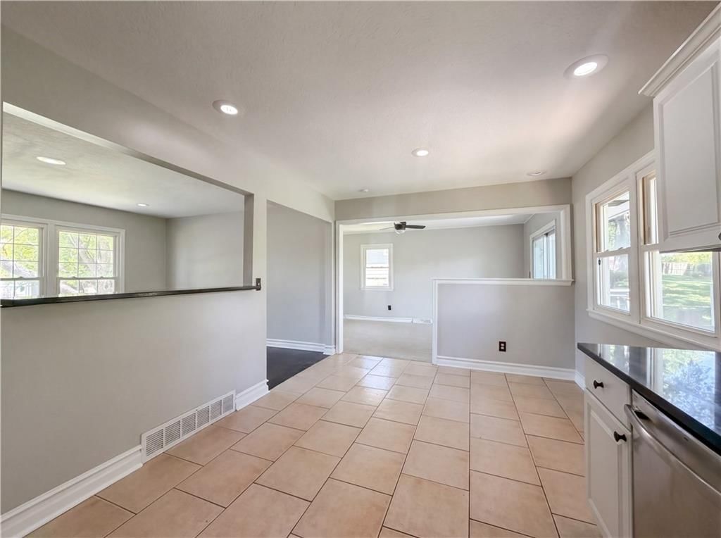 3809 S Drumm Avenue — photo 9