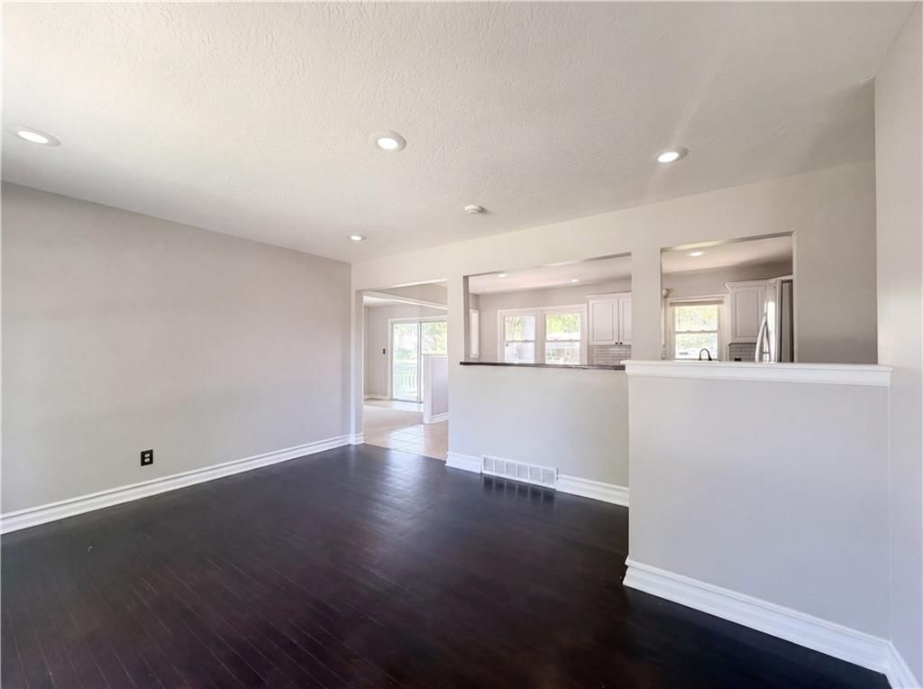 3809 S Drumm Avenue — photo 12