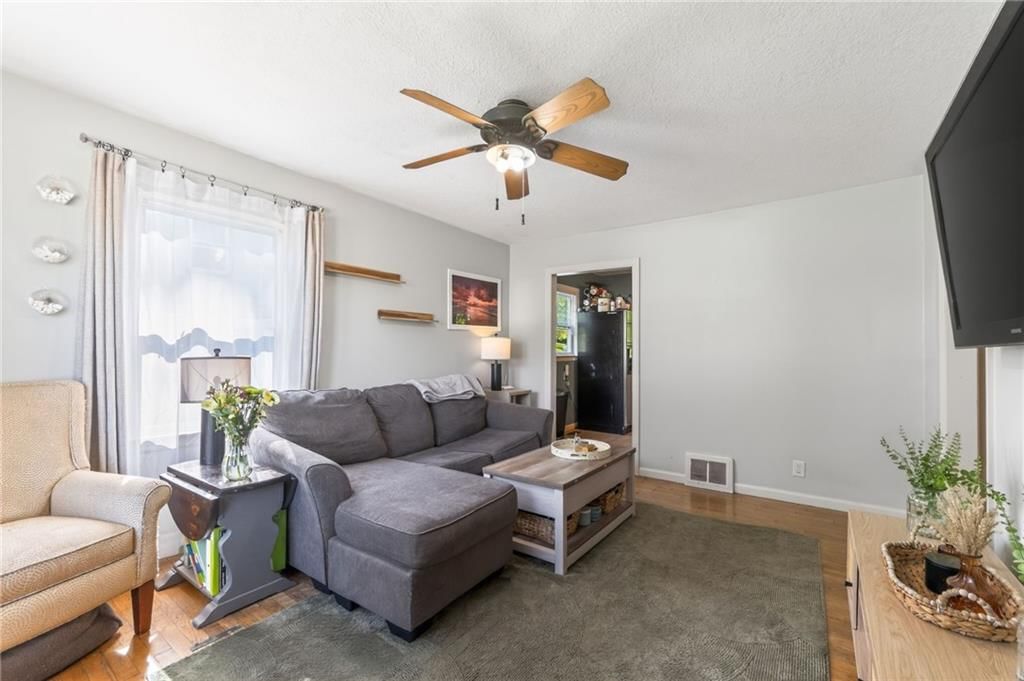 656 Thornton Street — photo 8