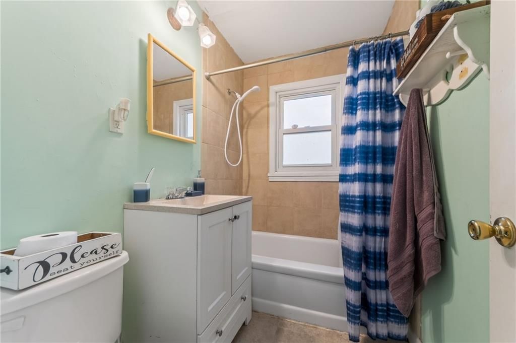 656 Thornton Street — photo 17