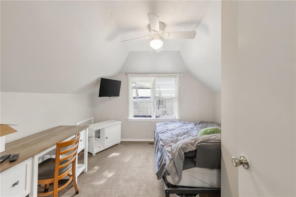 656 Thornton Street — photo 18