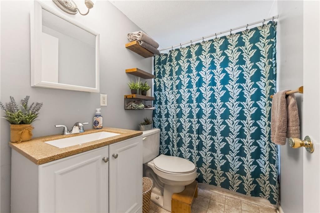 656 Thornton Street — photo 20