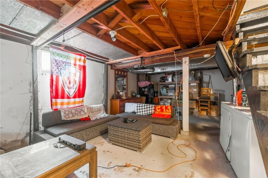 656 Thornton Street — photo 23
