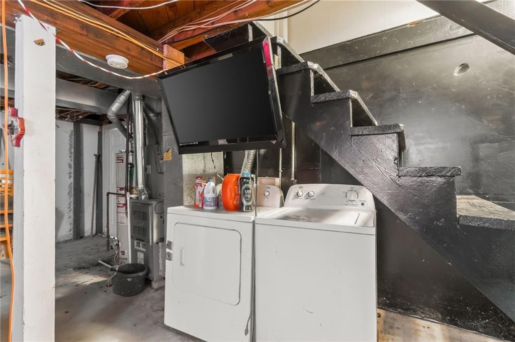 656 Thornton Street — photo 24