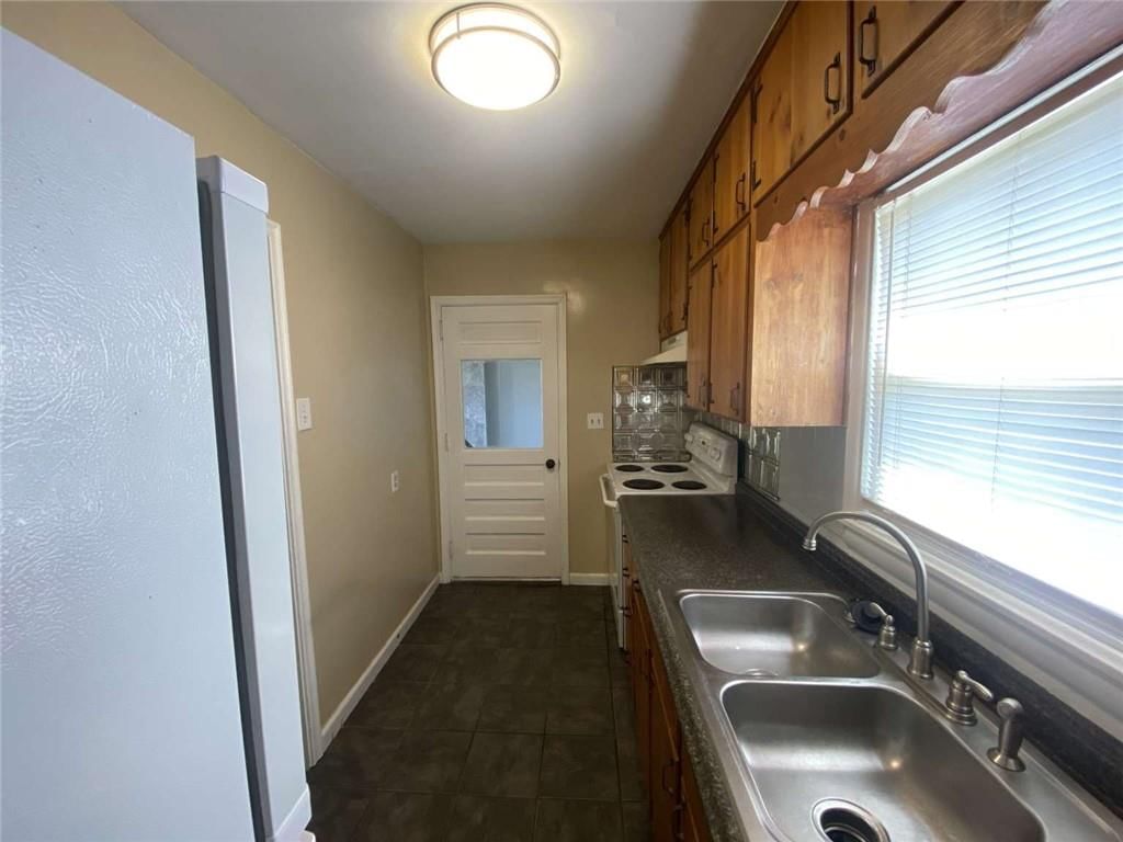 1401 E 21st Avenue — photo 17