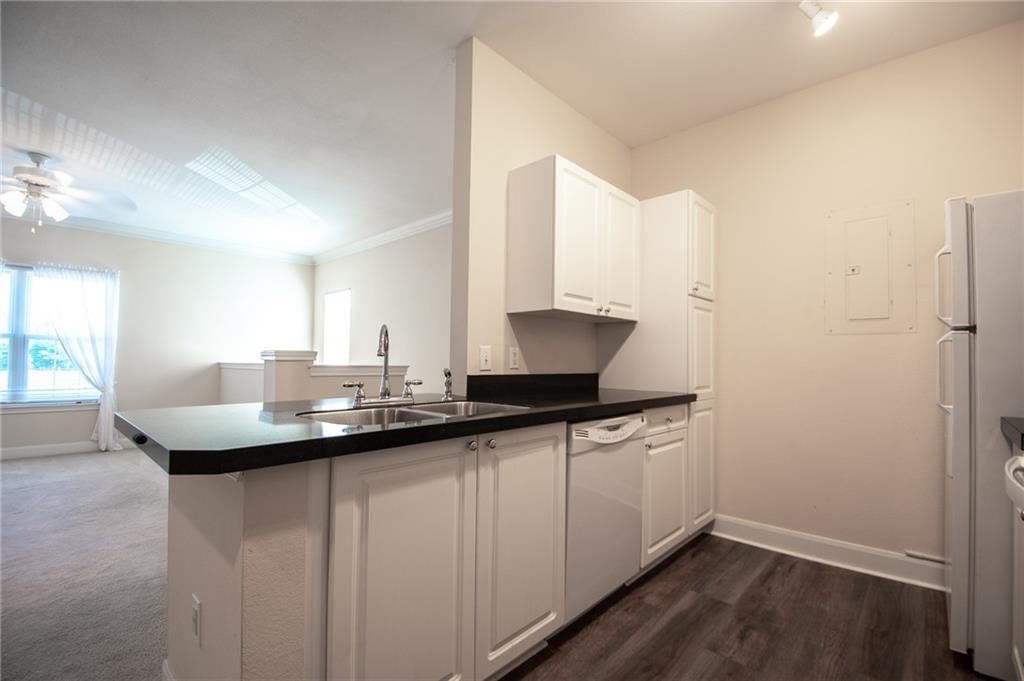 11604 Tomahawk Creek Parkway — photo 15