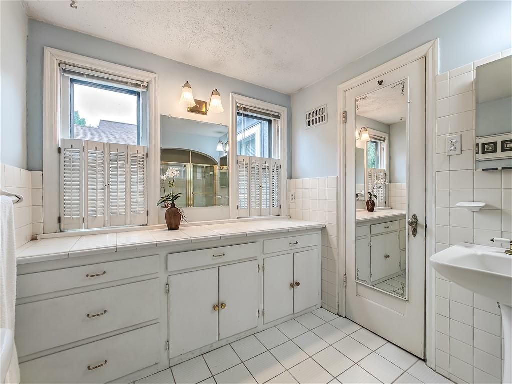 1292 W 72 Terrace — photo 33