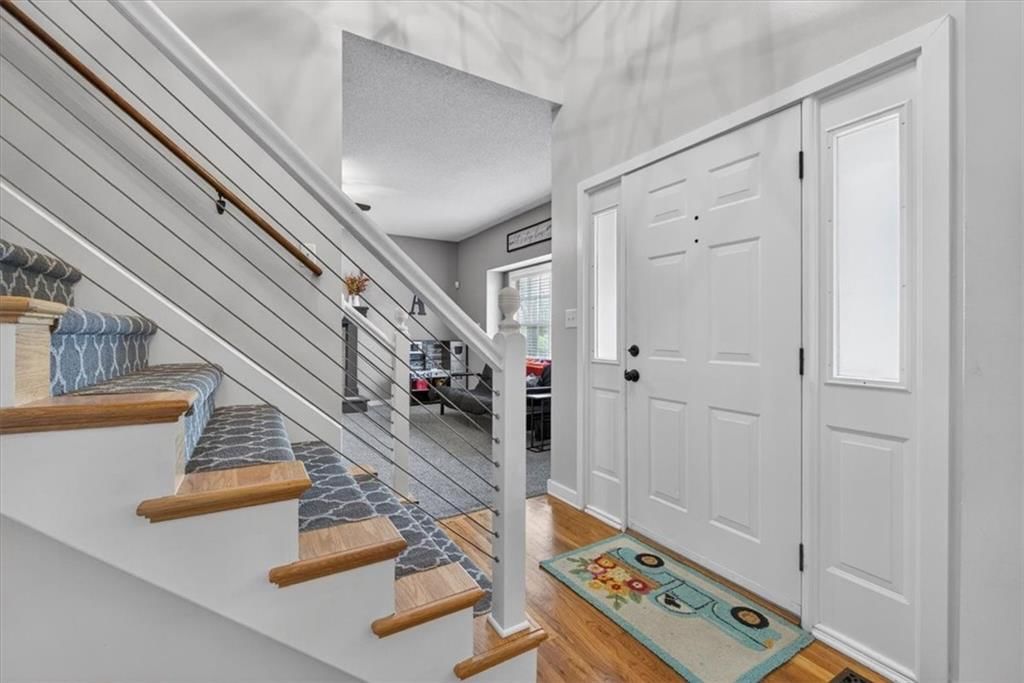 908 NE Michael Drive — photo 3