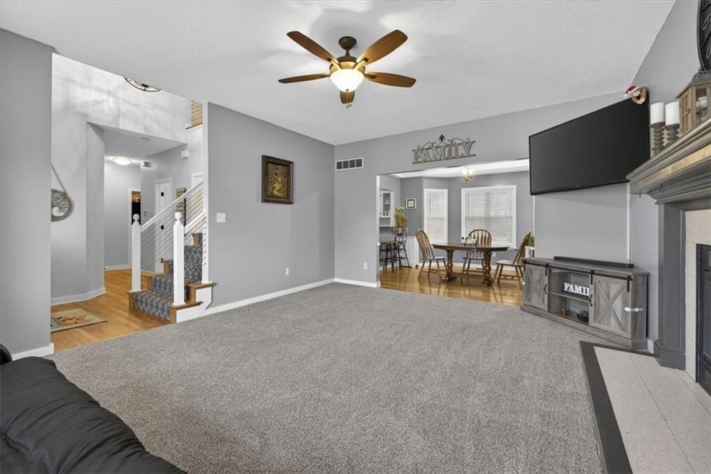 908 NE Michael Drive — photo 9