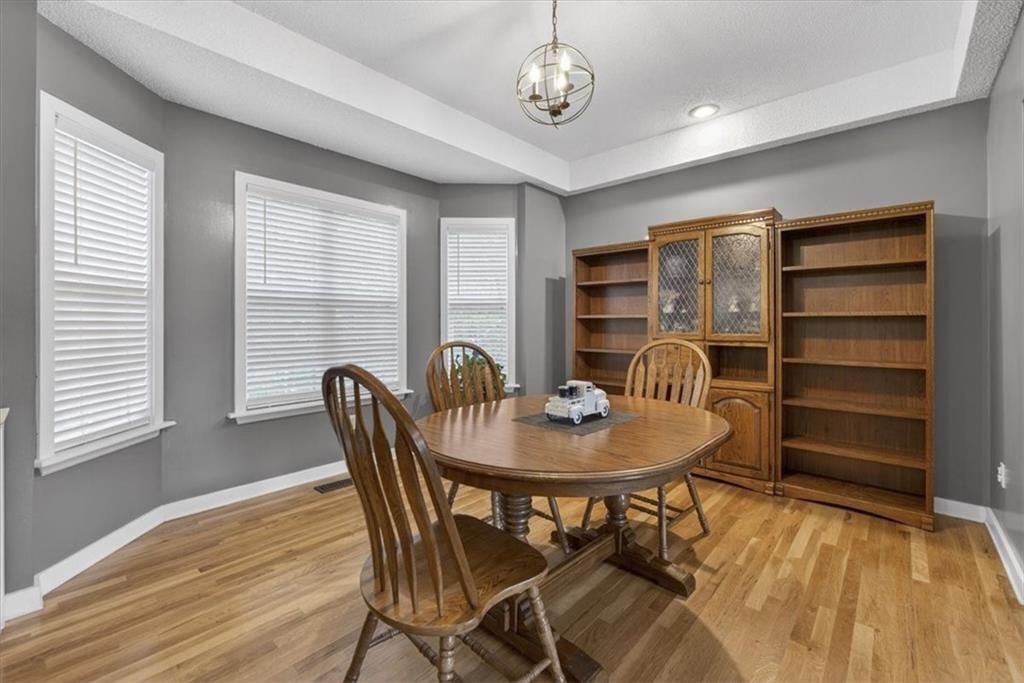 908 NE Michael Drive — photo 11