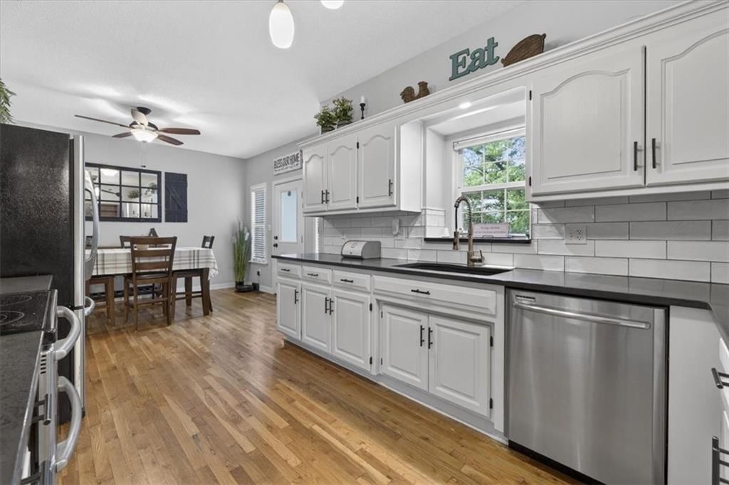 908 NE Michael Drive — photo 15