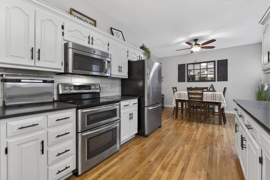 908 NE Michael Drive — photo 16