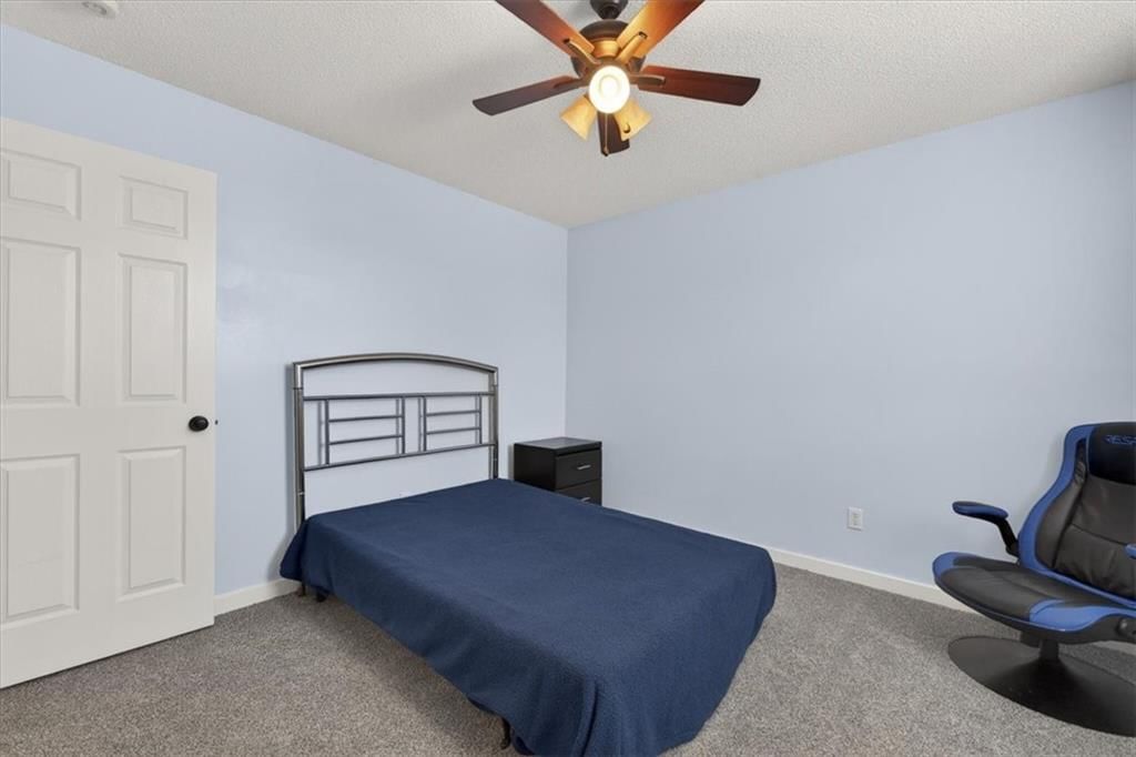 908 NE Michael Drive — photo 32