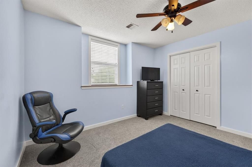 908 NE Michael Drive — photo 33