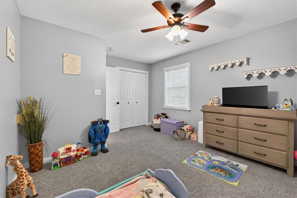 908 NE Michael Drive — photo 37