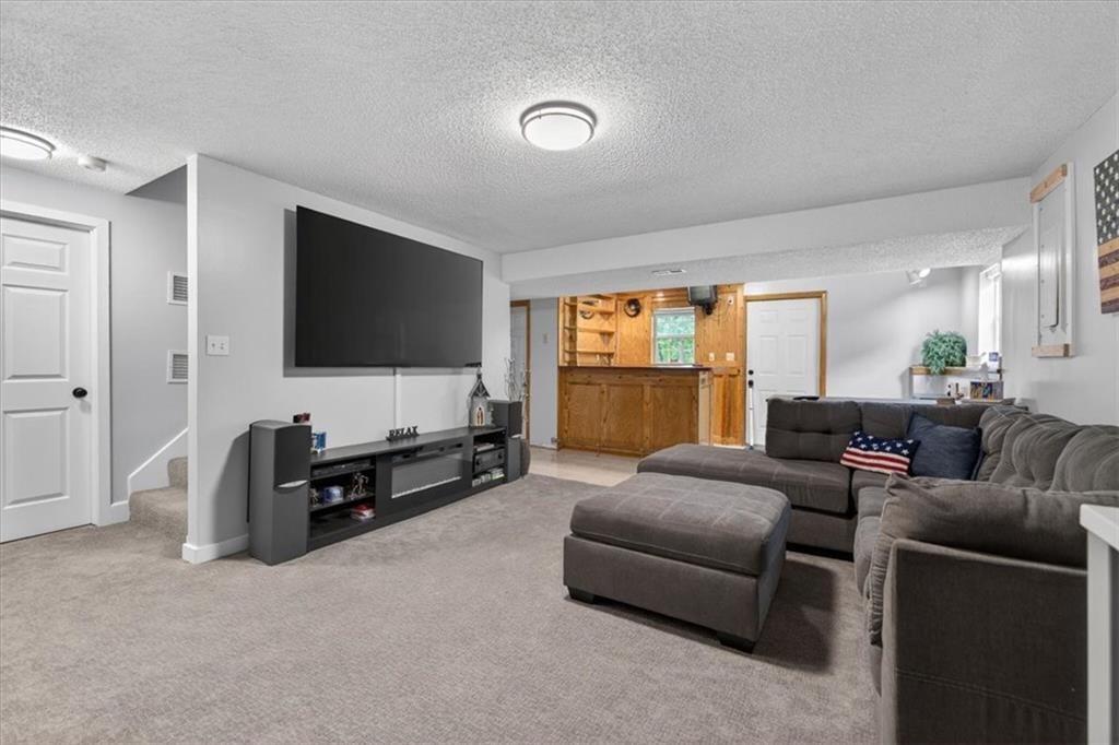 908 NE Michael Drive — photo 43