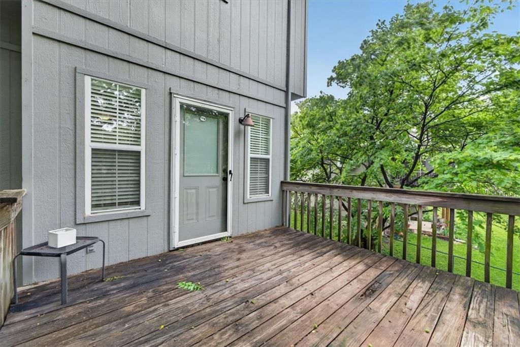 908 NE Michael Drive — photo 48