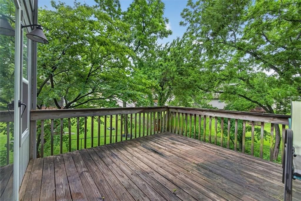 908 NE Michael Drive — photo 49