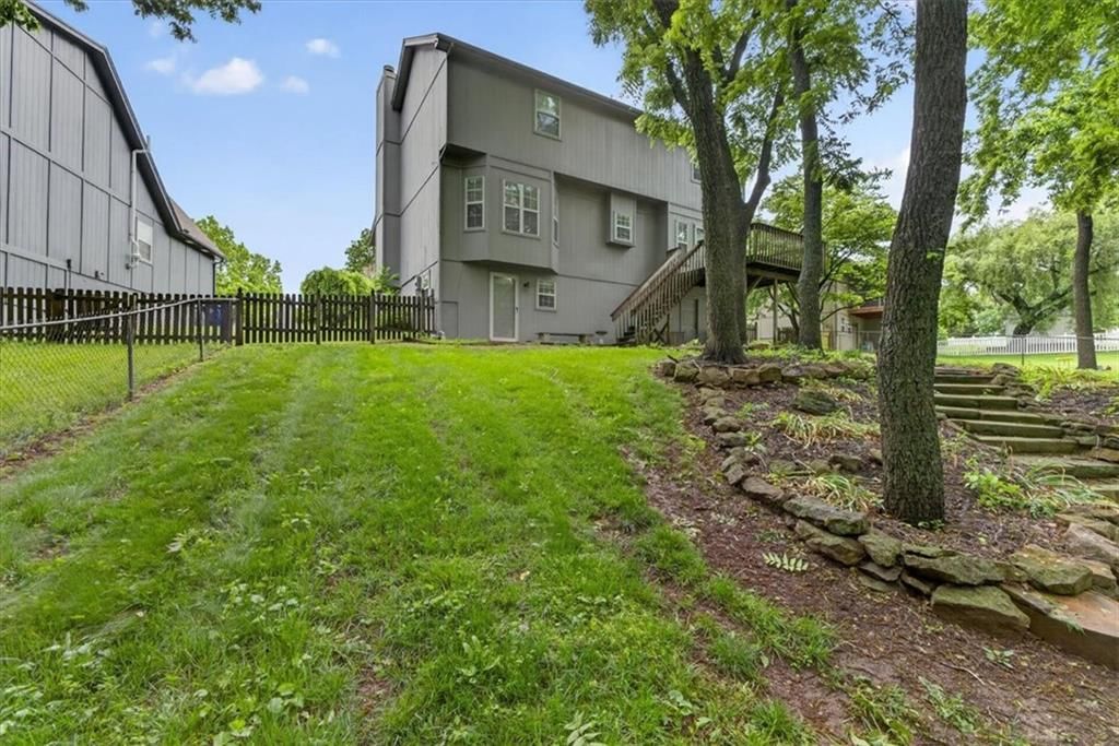 908 NE Michael Drive — photo 52