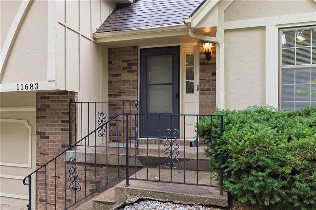 11683 GRANT Drive — photo 2
