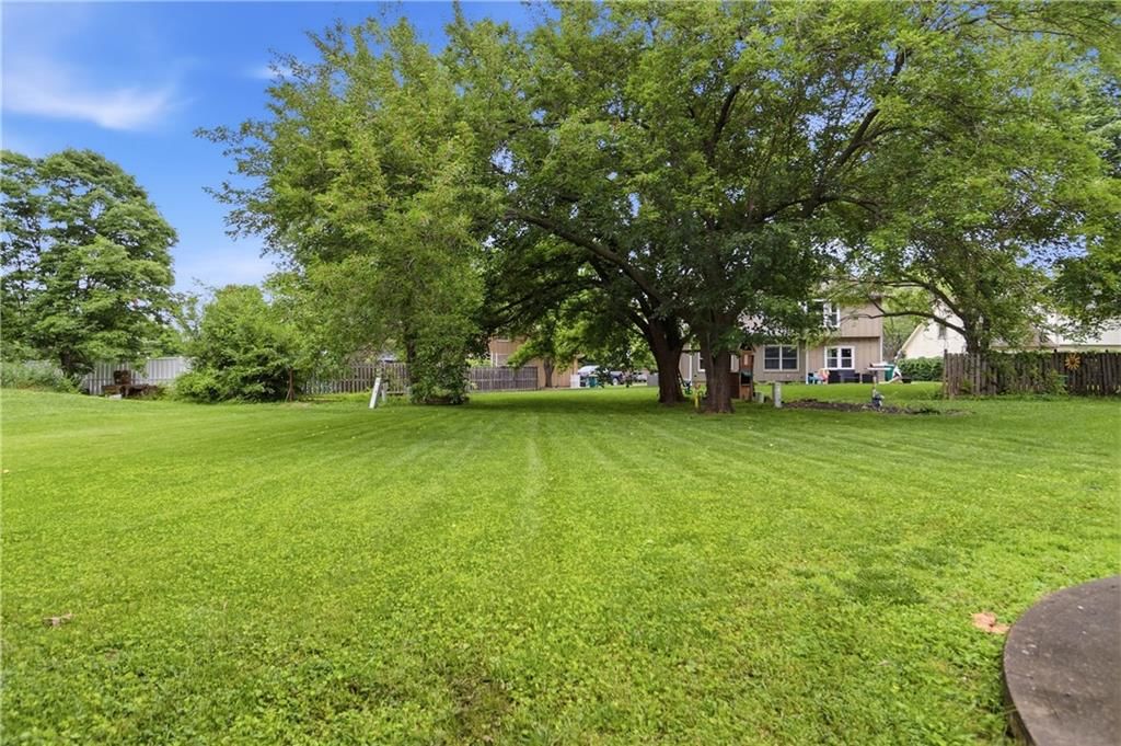 11683 GRANT Drive — photo 4