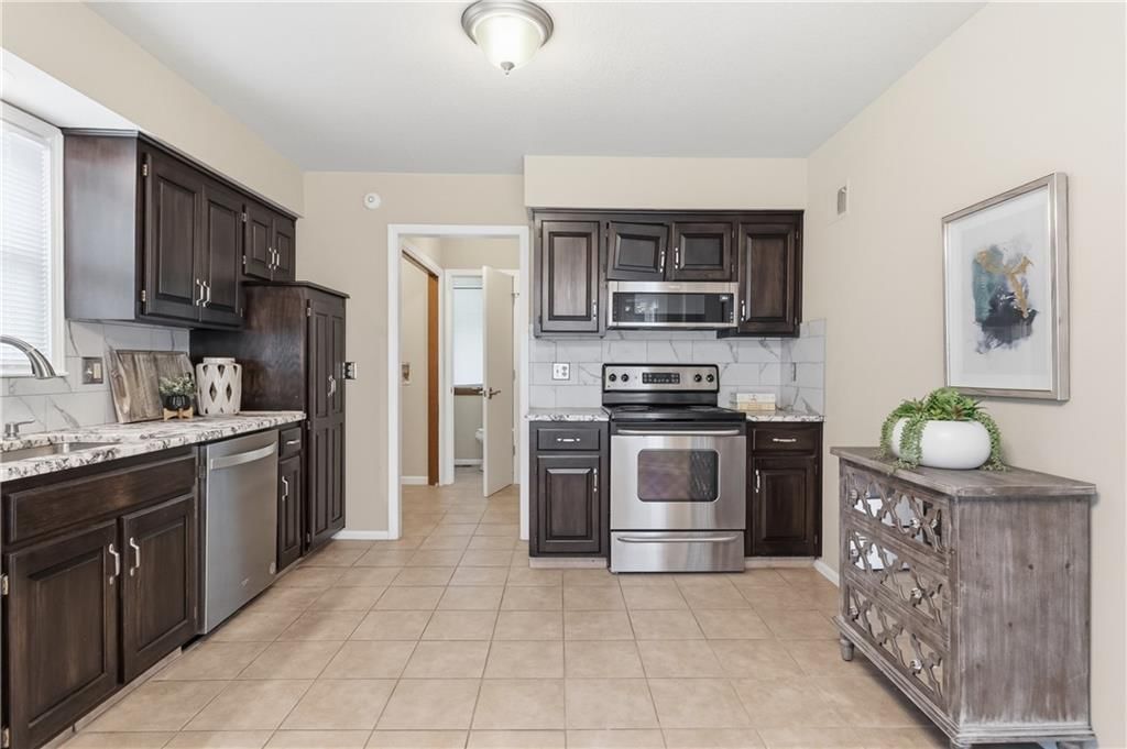 11683 GRANT Drive — photo 12