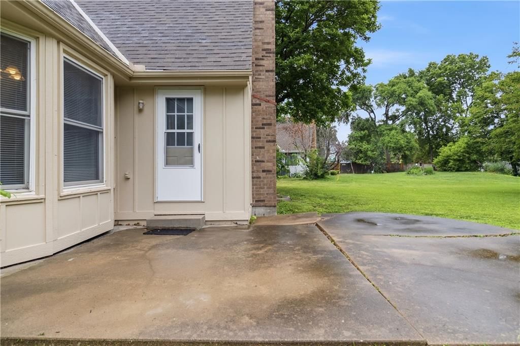 11683 GRANT Drive — photo 33