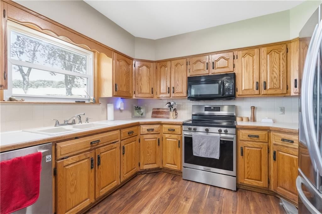 17429 Coffin Road — photo 11