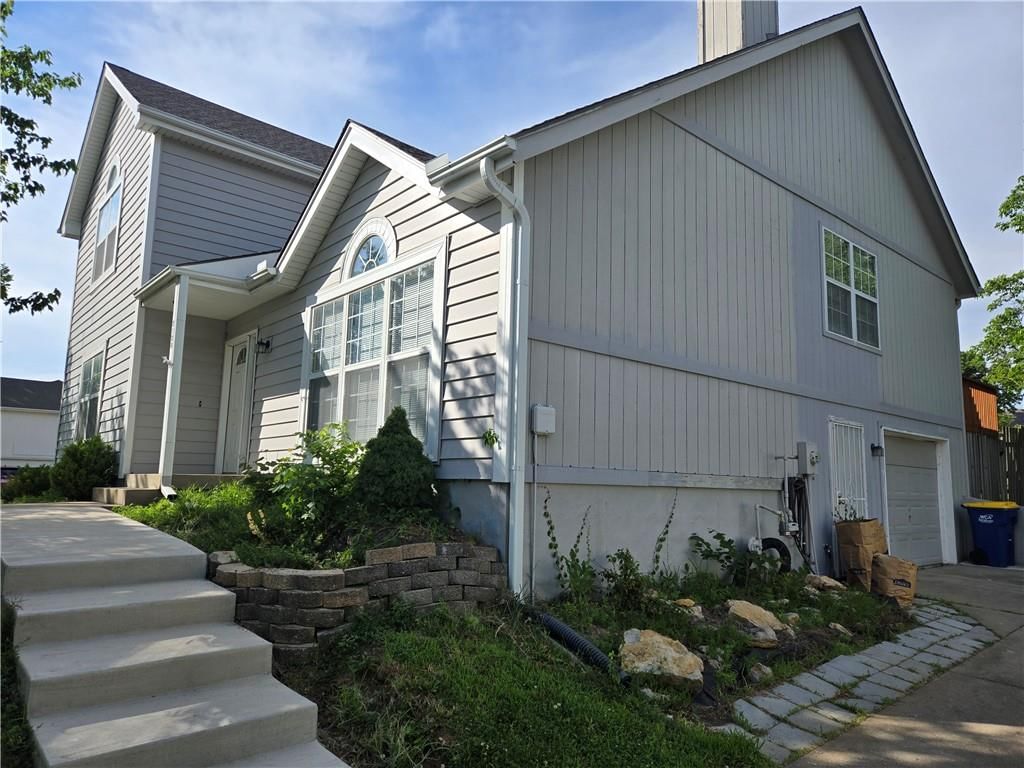 2128 SW British Drive — photo 6
