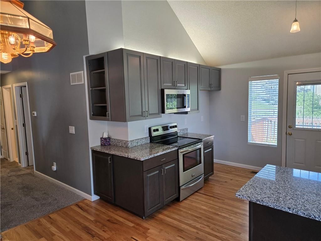 2128 SW British Drive — photo 15