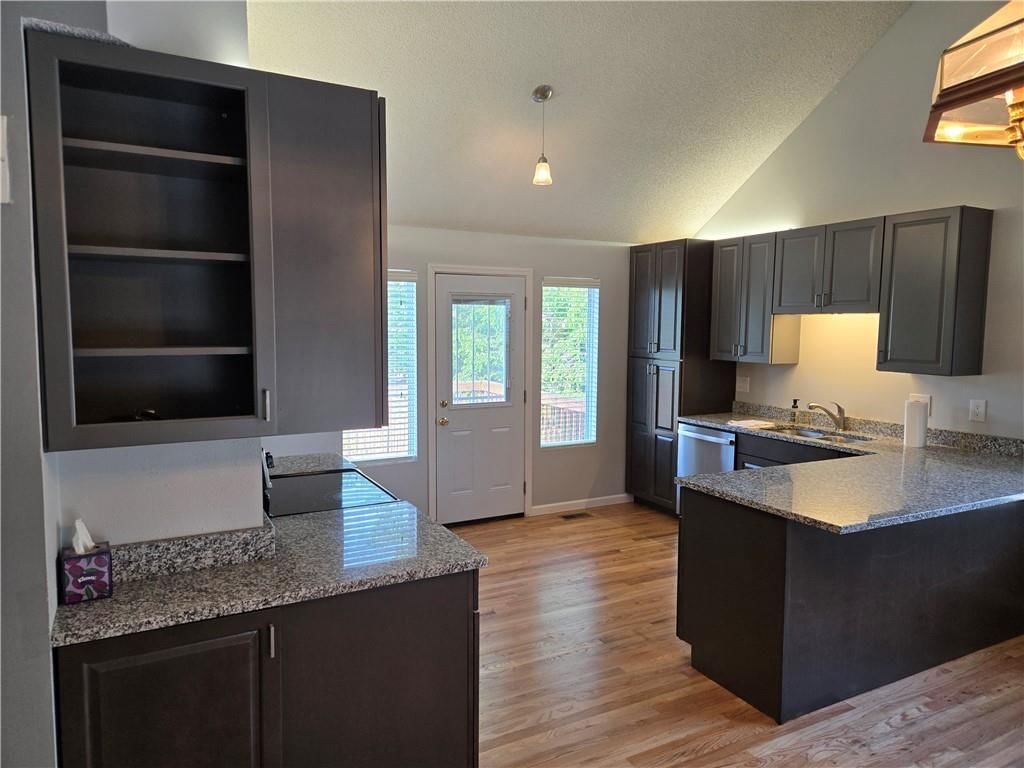2128 SW British Drive — photo 16