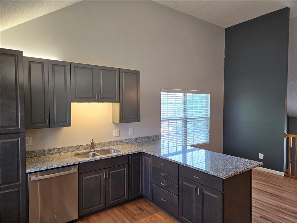 2128 SW British Drive — photo 18