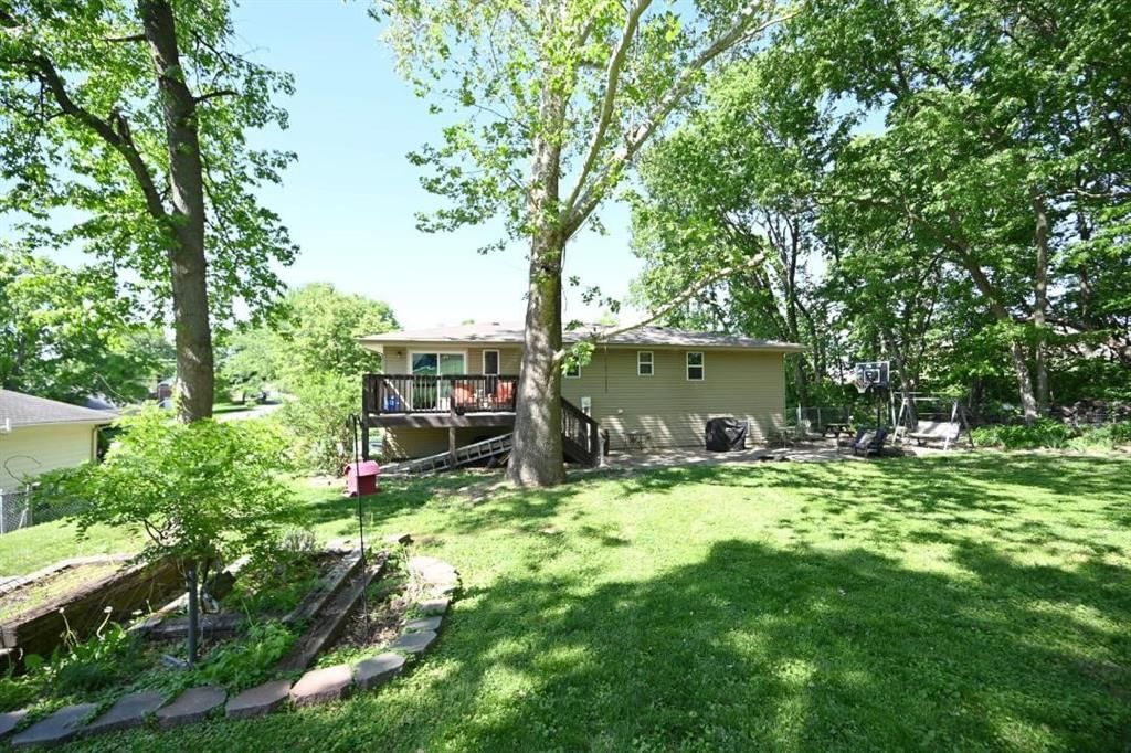 705 THOMAS Street — photo 6
