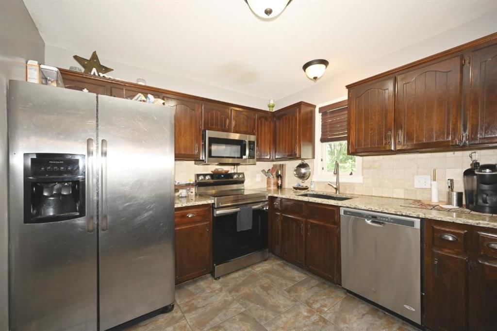 705 THOMAS Street — photo 20