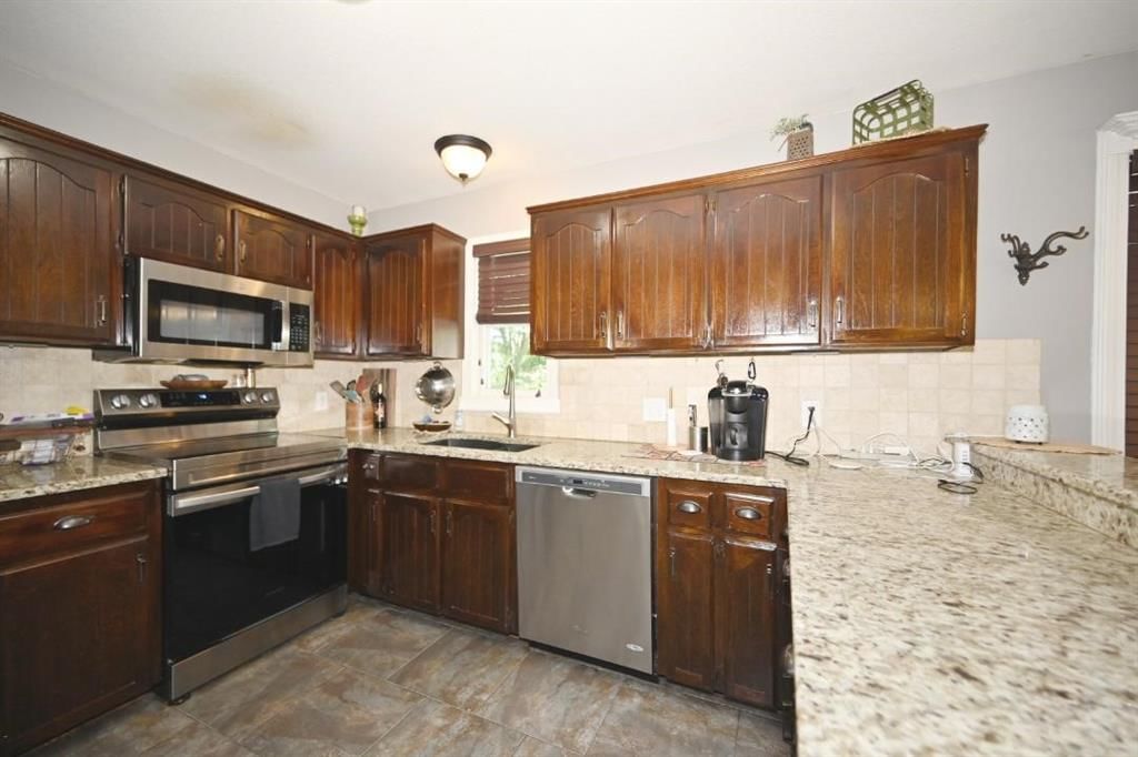 705 THOMAS Street — photo 21