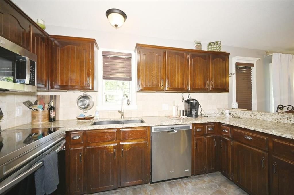 705 THOMAS Street — photo 22