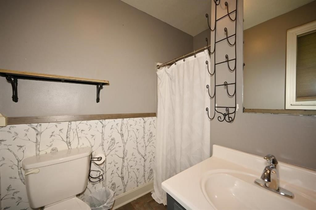 705 THOMAS Street — photo 27