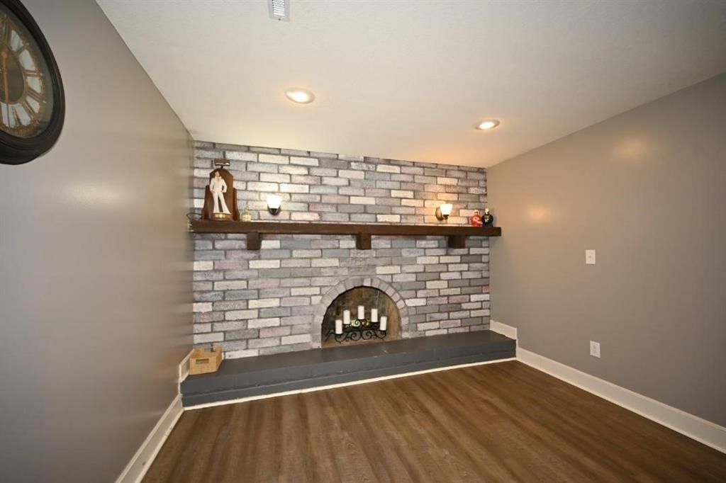 705 THOMAS Street — photo 37