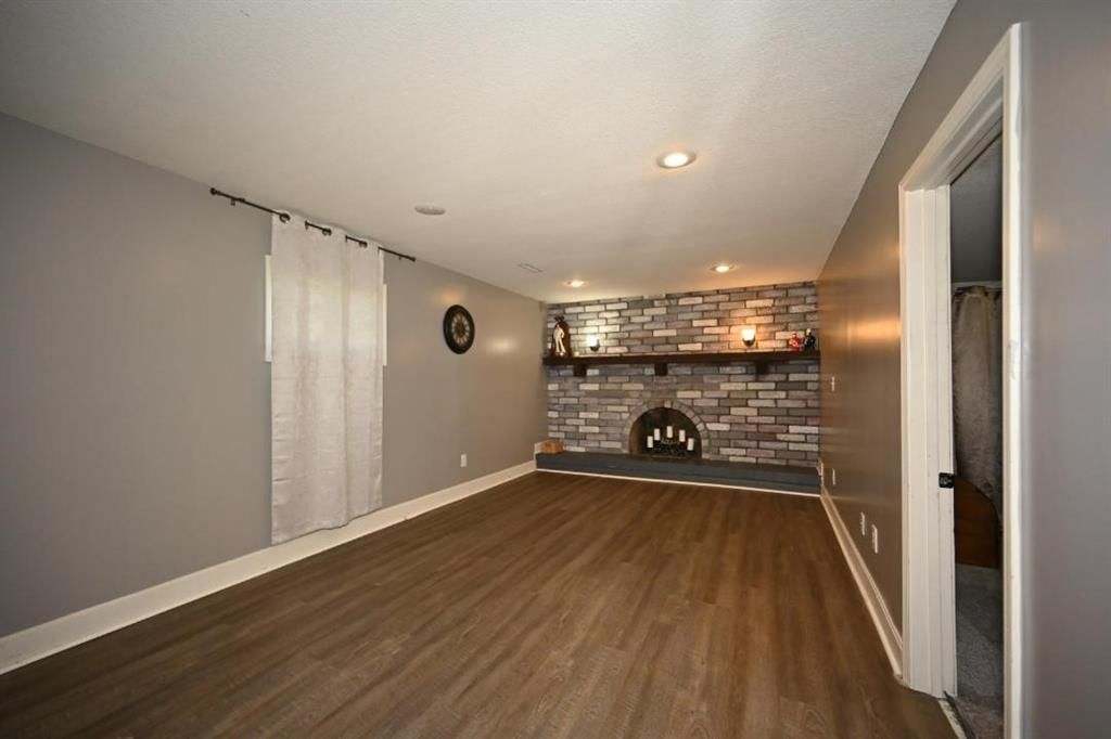 705 THOMAS Street — photo 38