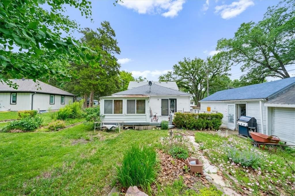 8728 Grandview Street — photo 23