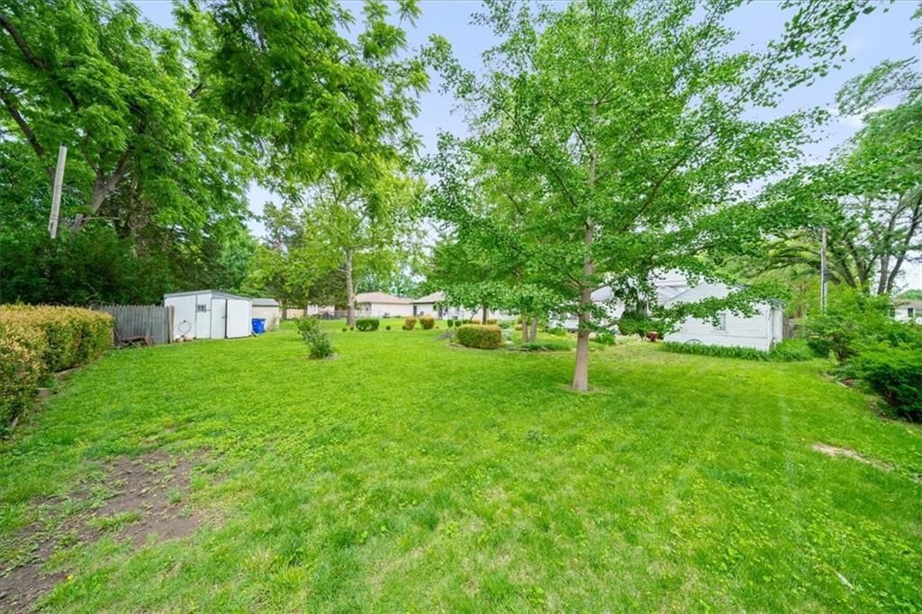 8728 Grandview Street — photo 26