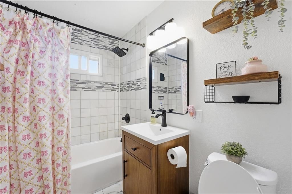 7502 N Wayne Avenue — photo 13