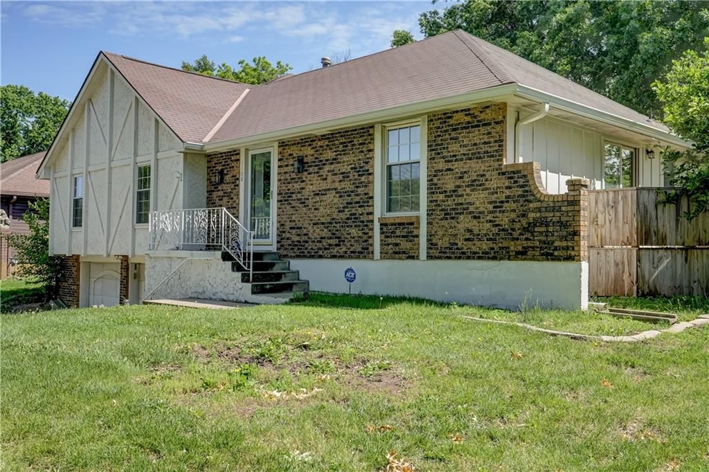 1108 SW 21st Street — photo 2