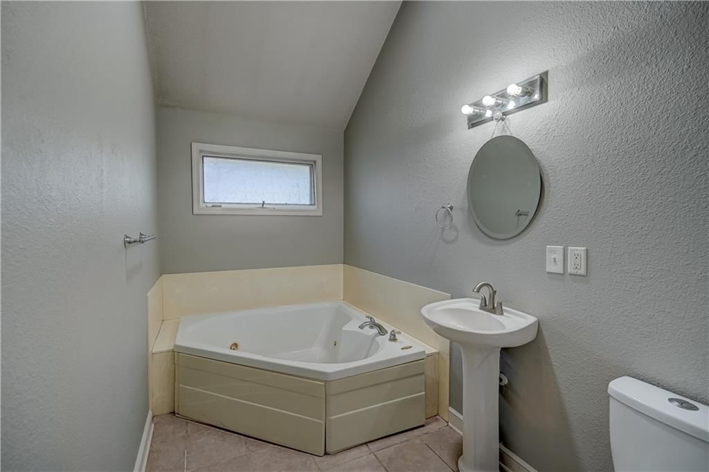 1108 SW 21st Street — photo 25