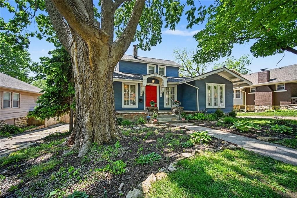 2215 Nebraska Avenue — photo 3