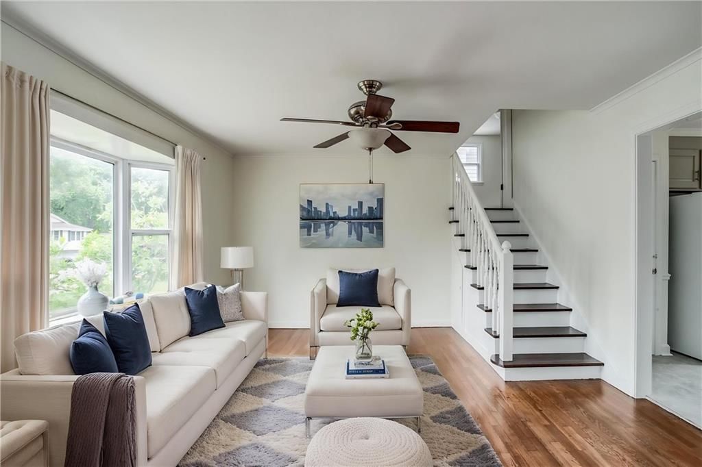 608 W 86th Terrace — photo 11