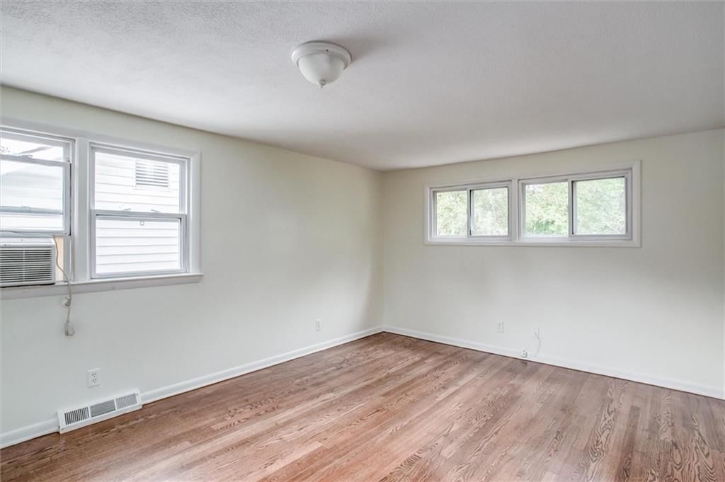 608 W 86th Terrace — photo 25