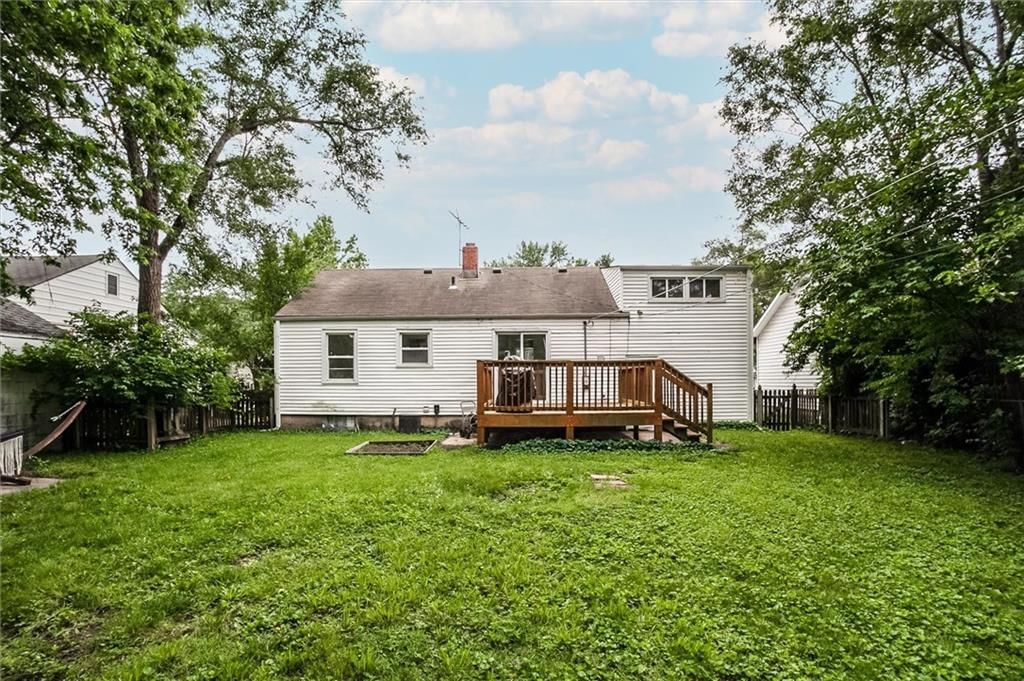 608 W 86th Terrace — photo 32