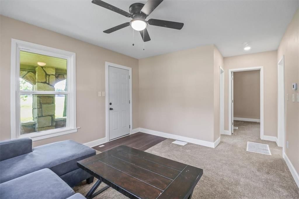 902 S Pine Street — photo 5